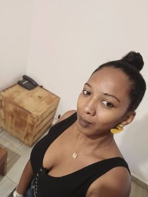 Angela  Site de rencontre femme black Togo rencontres célibataires 27 ans