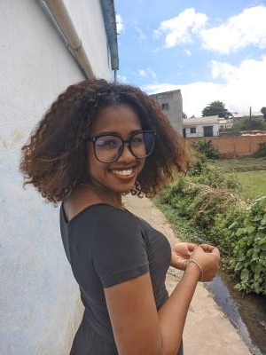 Bina 23 ans Tananarivo Madagascar