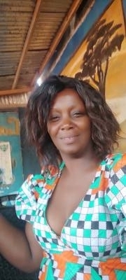 Odile 44 Jahre Yaoundé Kamerun