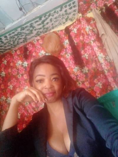 Christelle 35 ans Yaounde Cameroun