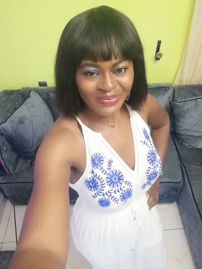 Honorée 43 ans Douala  Cameroun