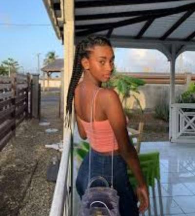 Suzanne  33 ans Yaoundé Cameroun