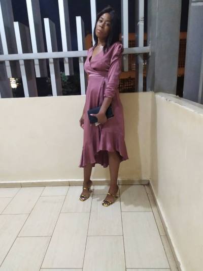 Myriam 33 Jahre Yaoundé  Kamerun