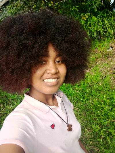Irina 28 Jahre Toamasina Madagaskar