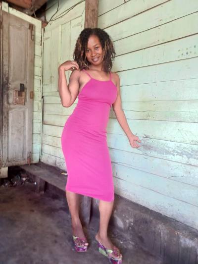 Elodia 28 ans Antalaha Madagascar