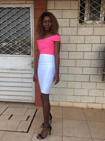 Jeanne 26 ans Yaoundé Cameroun