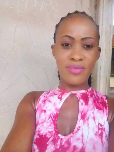 Babette 26 ans Bulu Cameroun