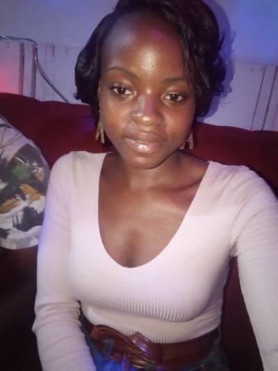Leslie 30 ans Yaoundé Cameroun