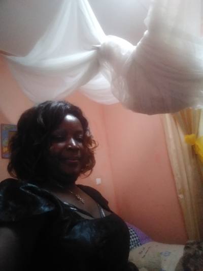 Cecile 46 Jahre Yaounde Kamerun