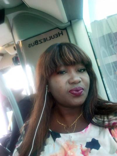Mireille 39 ans Yaoundé Cameroun
