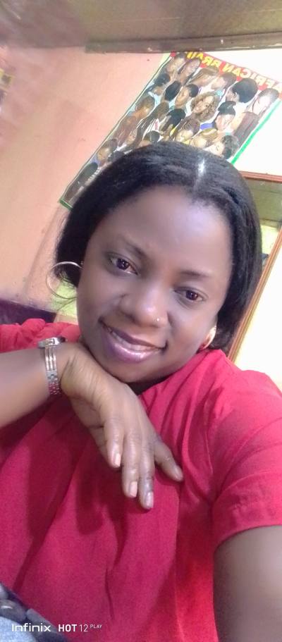 Sophie 41 Jahre Yaoinde Kamerun
