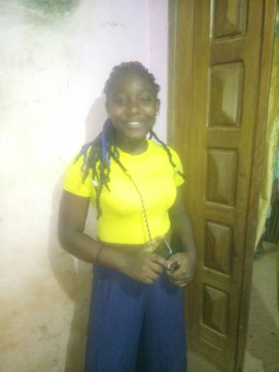 Clarisse 21 Jahre Yaoundé 4 Kamerun