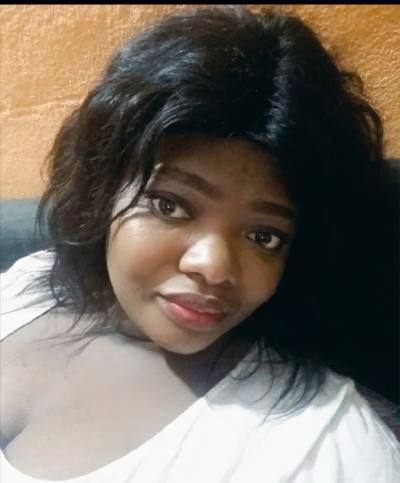 Brigitte 34 ans Douala  Cameroun