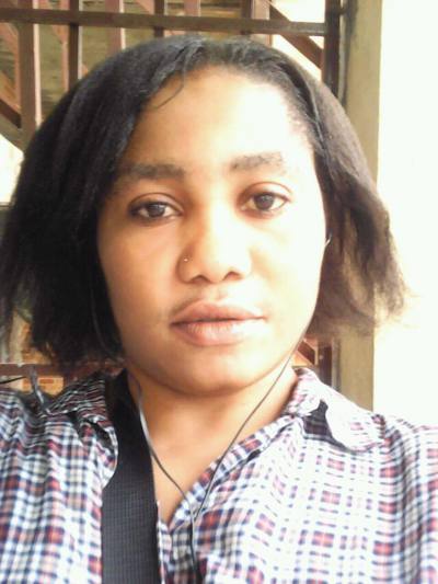 Nadine 37 ans Yaounde Cameroun