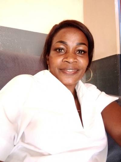 Clara 35 ans Centre Cameroun