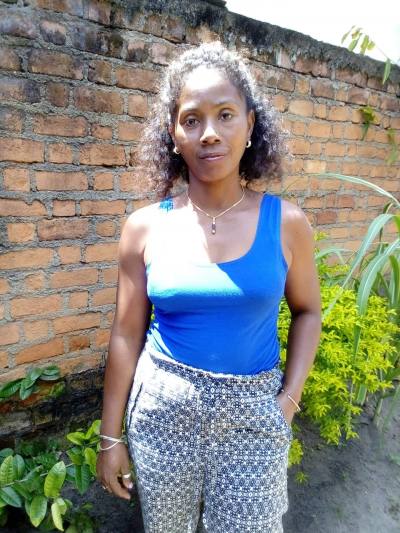 Sylvie 40 years Antalaha Madagascar