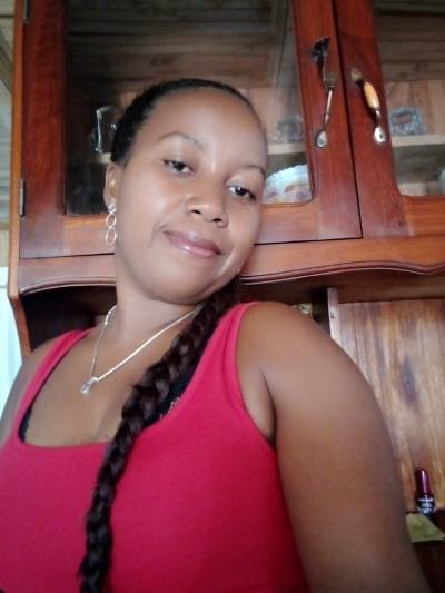 Francine 38 ans Sambava Madagascar
