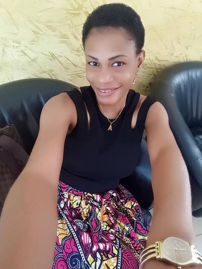 Marthe Damaris 42 ans Yaoundé Cameroun