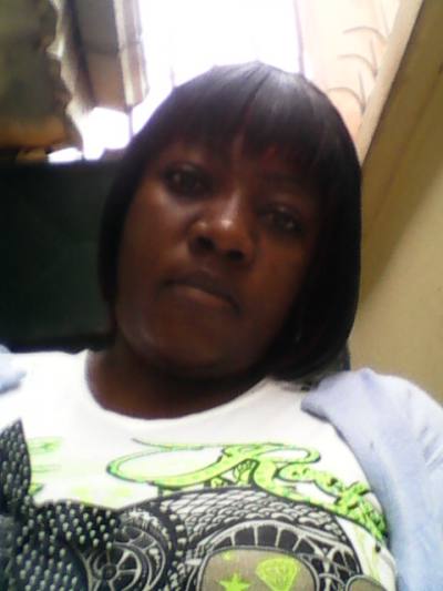 Eléonore 44 ans Yaoundé Cameroun