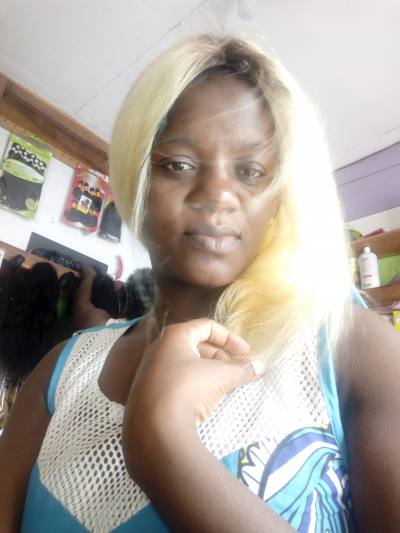 Bella 33 ans Littoral Cameroun
