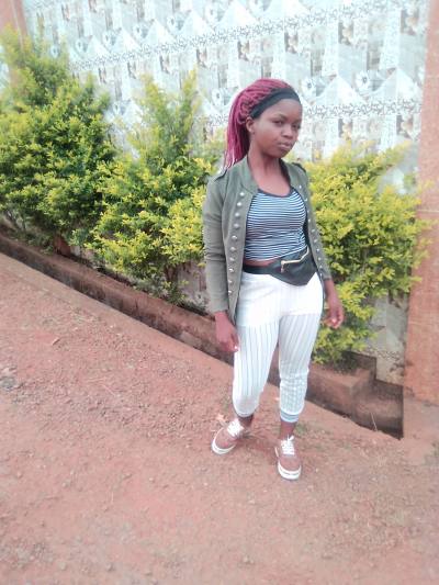 Audrey 25 ans Yaoundé Cameroun