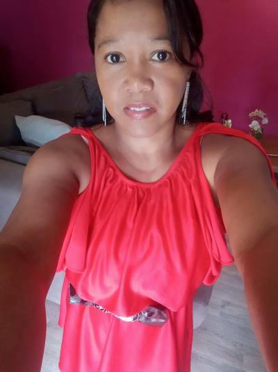 Angelina 42 Jahre Tamatave Madagaskar