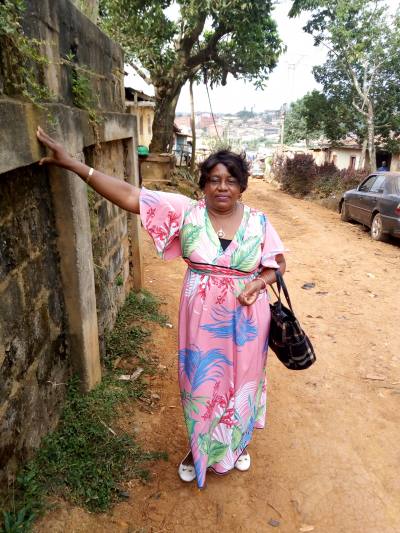 Maeva 53 ans Yaounde7 Cameroun