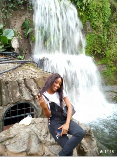 Fany 34 ans Yaoundé Cameroun