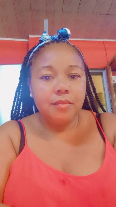 Brigitte 37 ans Antsohihy Madagascar
