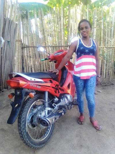 Christine 37 years Ambanja Madagascar