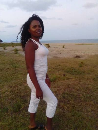 Zoe 38 ans Toamasina Madagascar