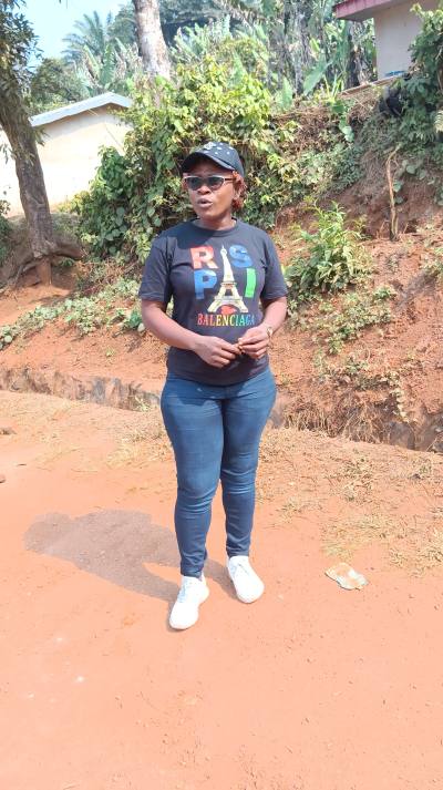 Alexandra 34 ans Douala Cameroun