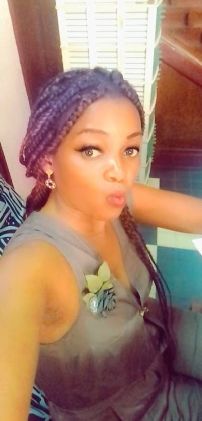 Carine 39 ans Yaounde Cameroun