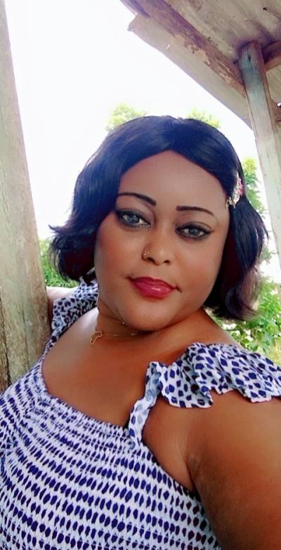 Charlene 38 ans Kribi Cameroun