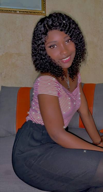 Aida 25 ans Rufisque  Sénégal