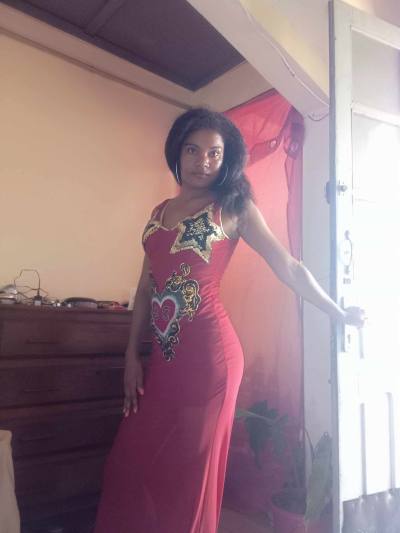 Angelette 29 ans Tamatave Madagascar