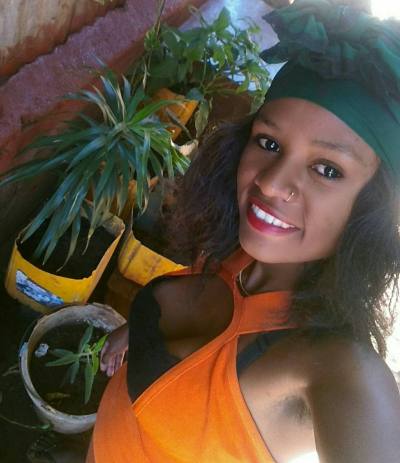 Oliviane 26 Jahre Antananarivo Madagaskar