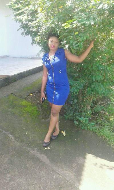Linda 32 Jahre Kribi 2 Kamerun