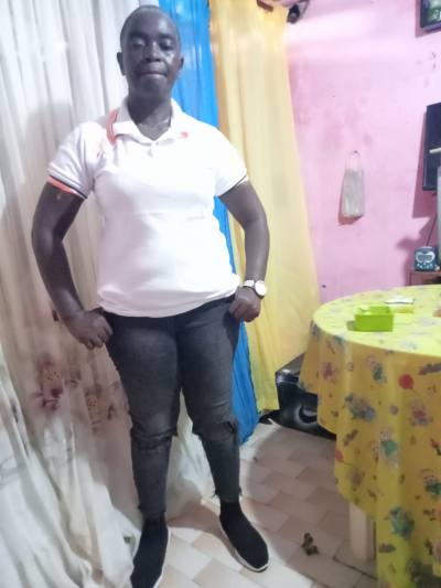 Saurelle 48 ans Douala Iii Cameroun