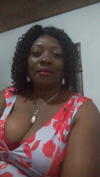 Lili 51 ans Yaoundé Cameroun