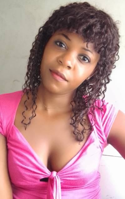 Vicky 29 ans Yaoundé Cameroun