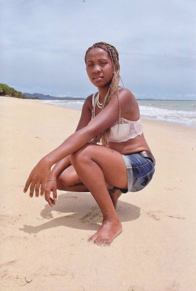 Clarina 37 Jahre Sambava Madagaskar