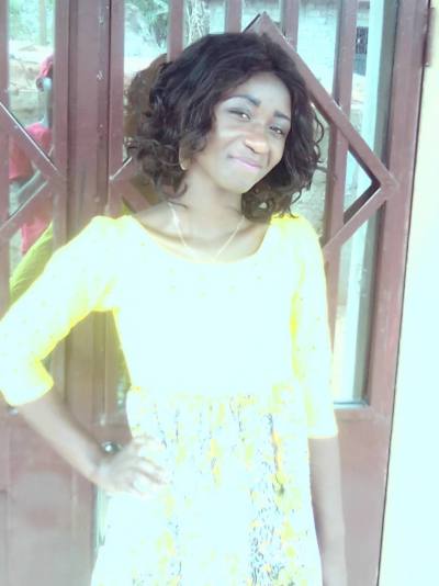 Carole 28 ans Yaounde Cameroun