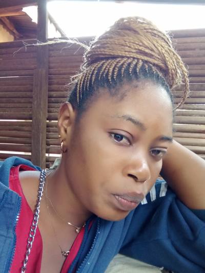 Rosine 29 ans Yaoundé 7 Cameroun