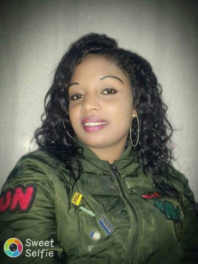 Zaina 32 Jahre Majunga Madagaskar