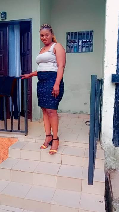 Laurianne 39 ans Yaoundé 4em Cameroun