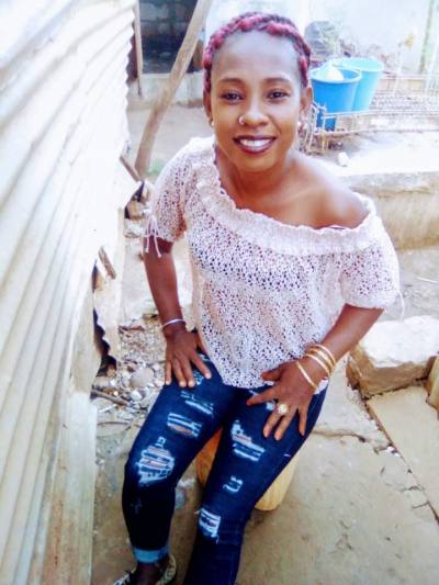 Stella 32 ans Antsiranana Madagascar