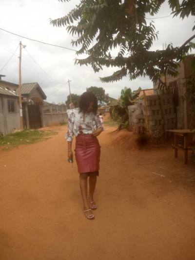 Rose 26 ans Yaoundé Cameroun