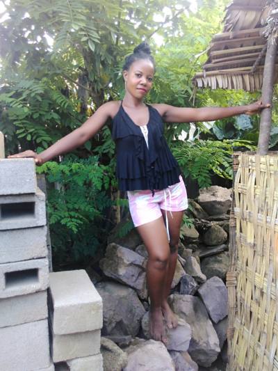 Aline 39 ans Sambava Madagascar