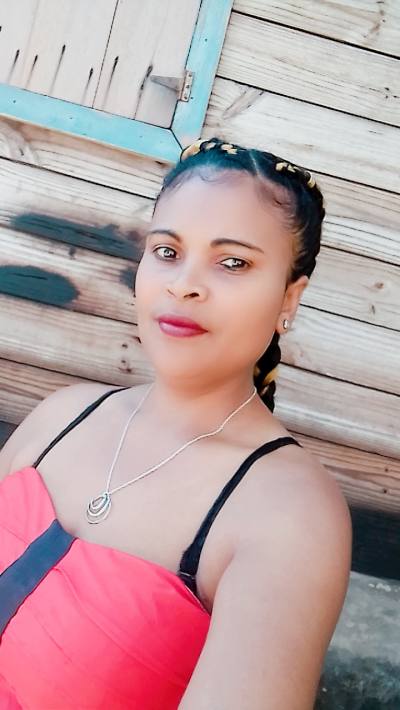 Soraya 34 ans Morondava  Madagascar